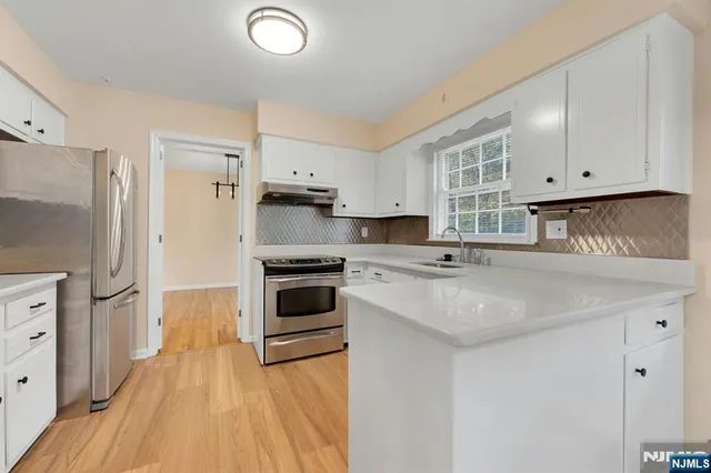 $1,150,000 | 267 East Cedar Street, Livingston, NJ 07039