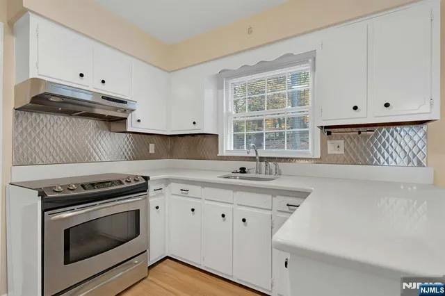 $1,150,000 | 267 East Cedar Street, Livingston, NJ 07039