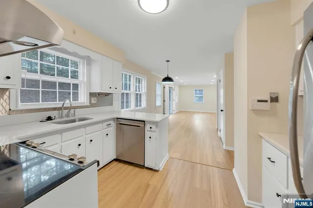 $1,150,000 | 267 East Cedar Street, Livingston, NJ 07039