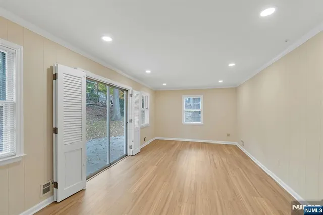 $1,150,000 | 267 East Cedar Street, Livingston, NJ 07039