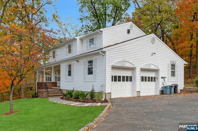 $1,150,000 | 267 East Cedar Street, Livingston, NJ 07039