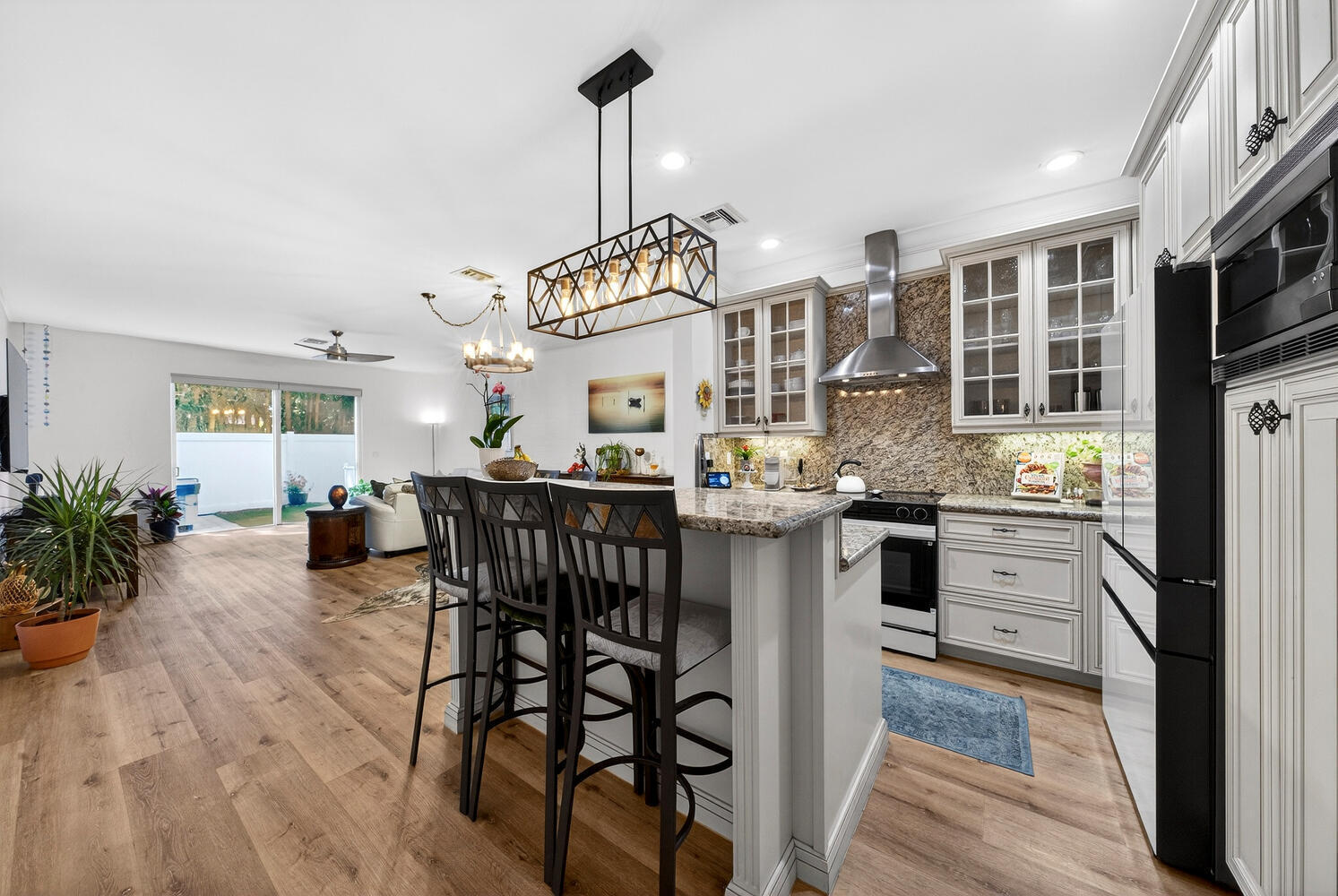 1942 Northeast 32nd Street Lighthouse Point, FL 33064 - Photo 11 of 25 1942 NE 42nd St Pompano Beach-large-012-