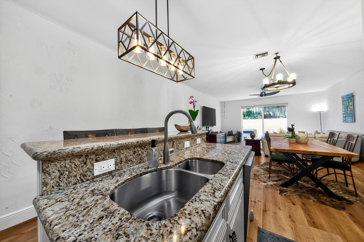 1942 Northeast 32nd Street Lighthouse Point, FL 33064 - Photo 13 of 25 1942 NE 42nd St Pompano Beach-large-014-