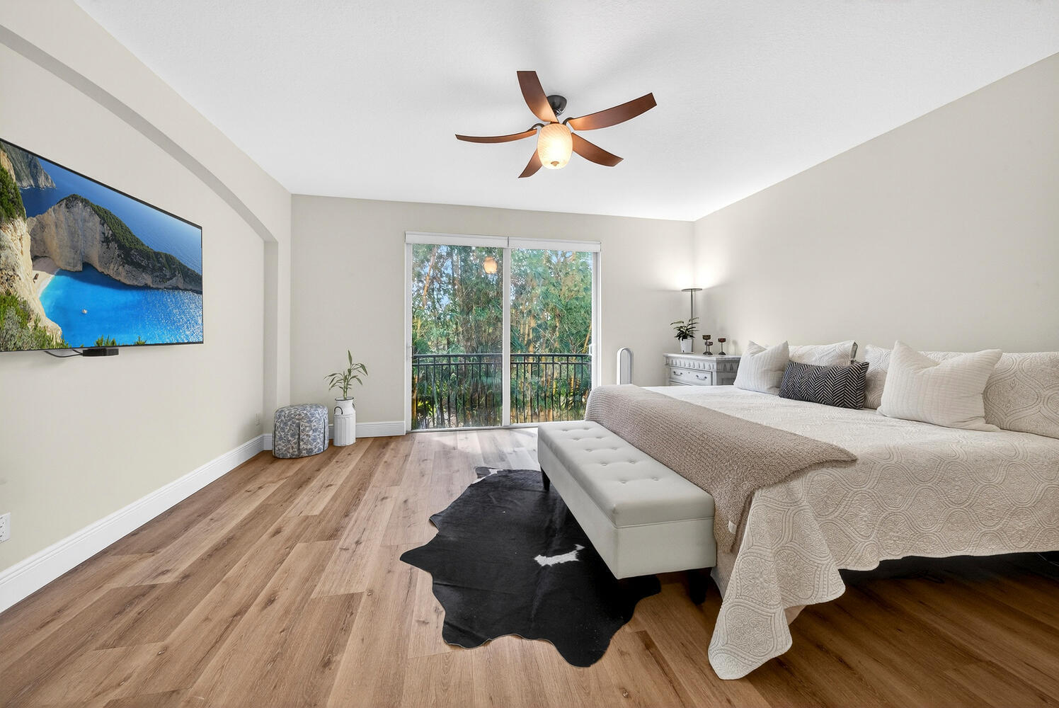 1942 Northeast 32nd Street Lighthouse Point, FL 33064 - Photo 15 of 25 1942 NE 42nd St Pompano Beach-large-016-