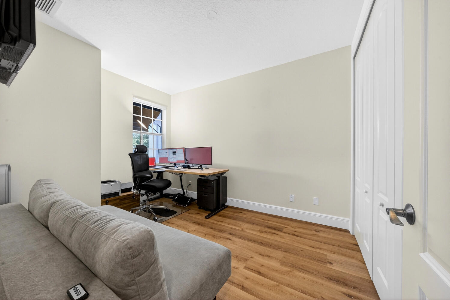 1942 Northeast 32nd Street Lighthouse Point, FL 33064 - Photo 19 of 25 1942 NE 42nd St Pompano Beach-large-023-