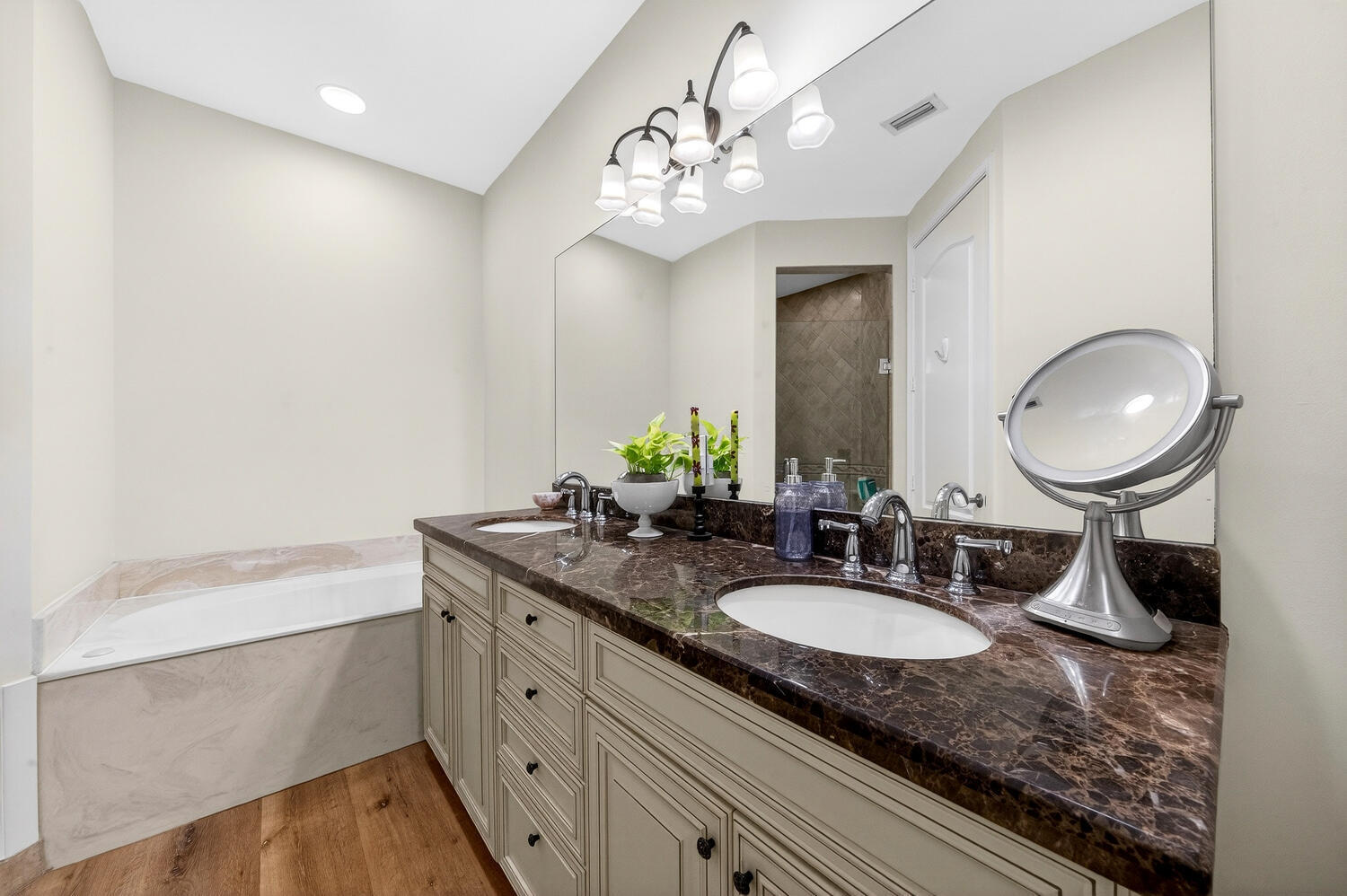 1942 Northeast 32nd Street Lighthouse Point, FL 33064 - Photo 21 of 25 1942 NE 42nd St Pompano Beach-large-019-