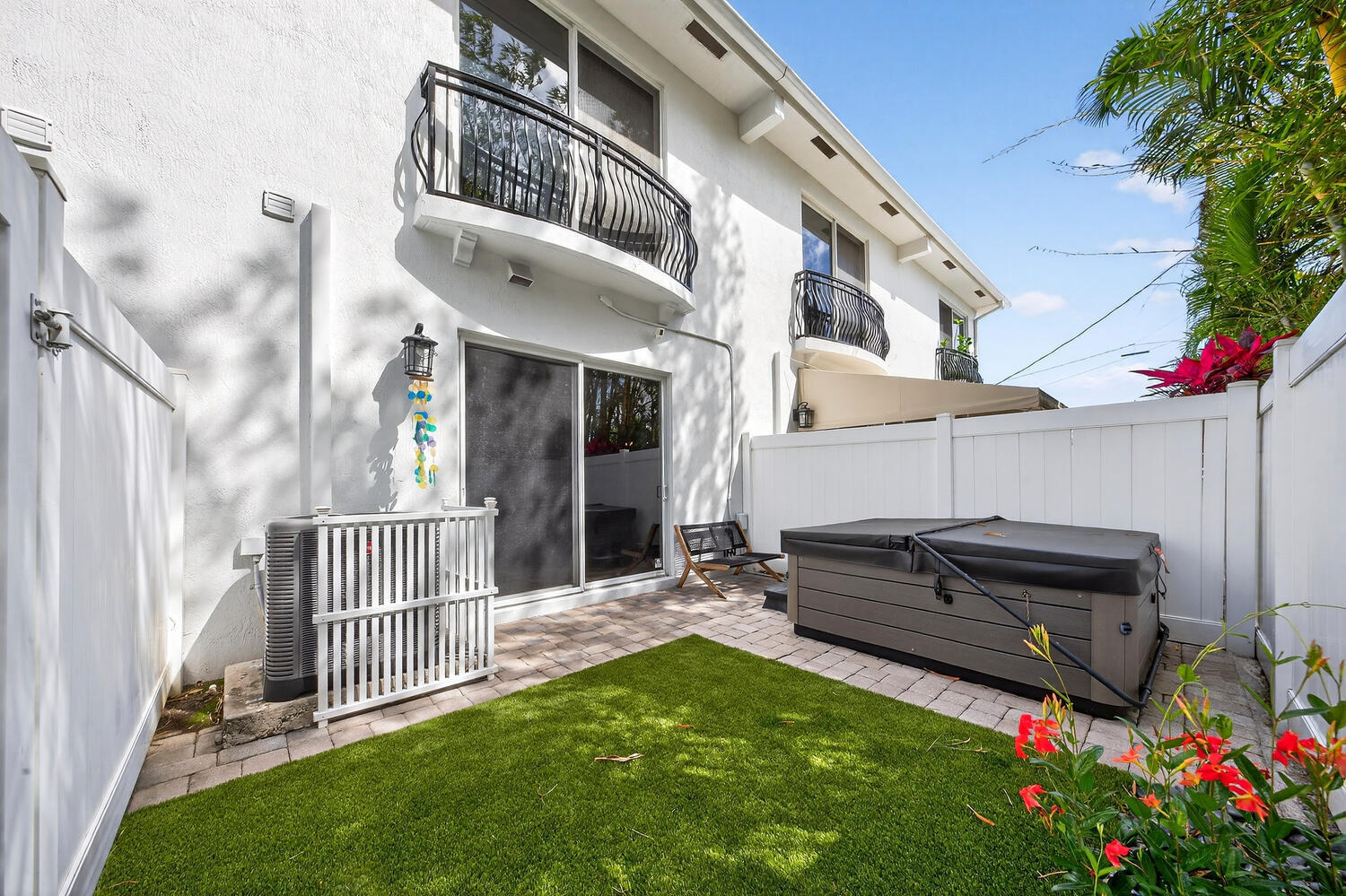 1942 Northeast 32nd Street Lighthouse Point, FL 33064 - Photo 23 of 25 1942 NE 42nd St Pompano Beach-large-026-