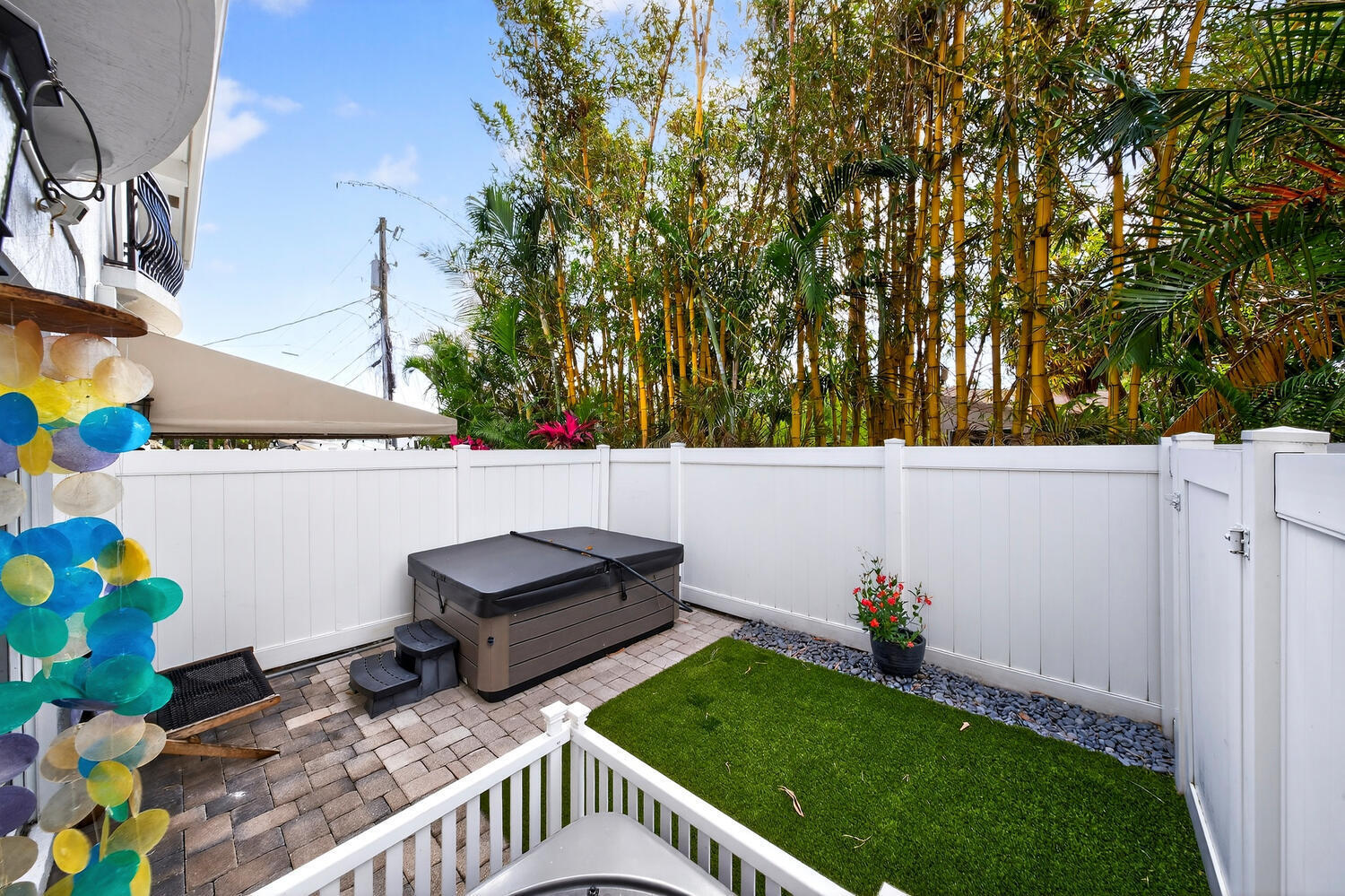 1942 Northeast 32nd Street Lighthouse Point, FL 33064 - Photo 24 of 25 1942 NE 42nd St Pompano Beach-large-027-