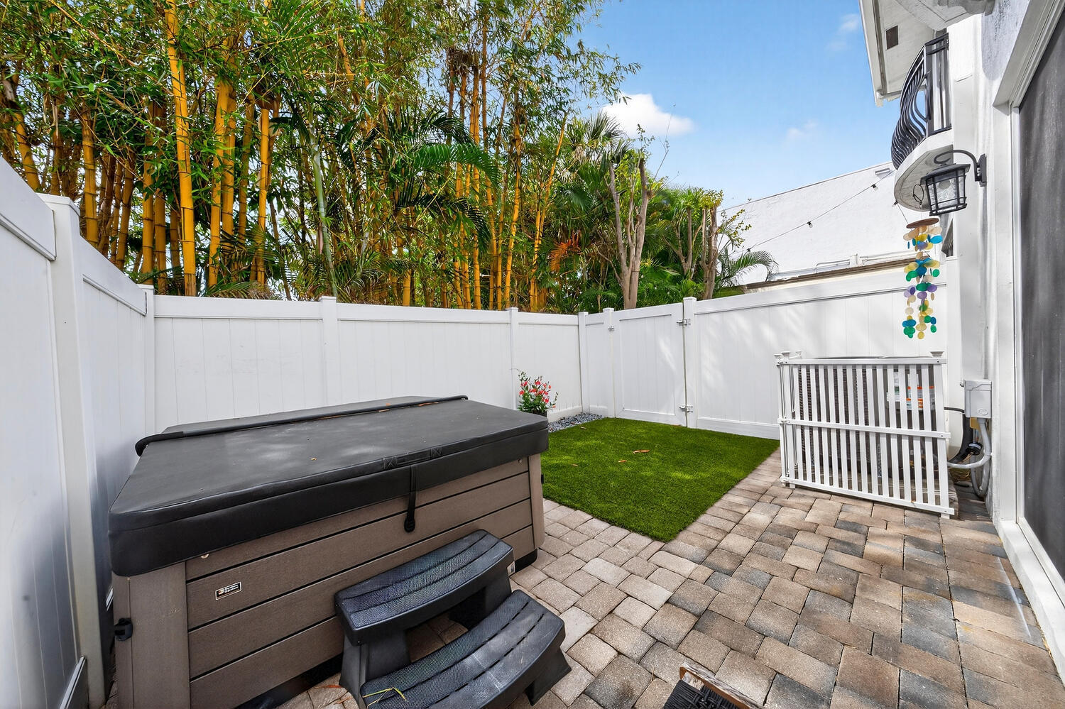 1942 Northeast 32nd Street Lighthouse Point, FL 33064 - Photo 25 of 25 1942 NE 42nd St Pompano Beach-large-025-