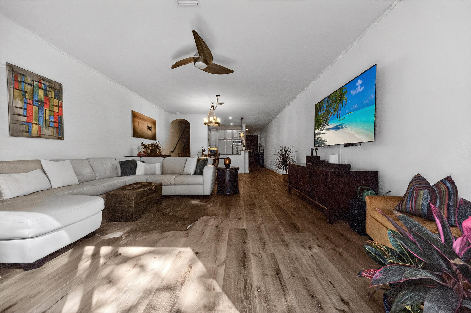 1942 Northeast 32nd Street Lighthouse Point, FL 33064 - Photo 4 of 25 1942 NE 42nd St Pompano Beach-large-007-