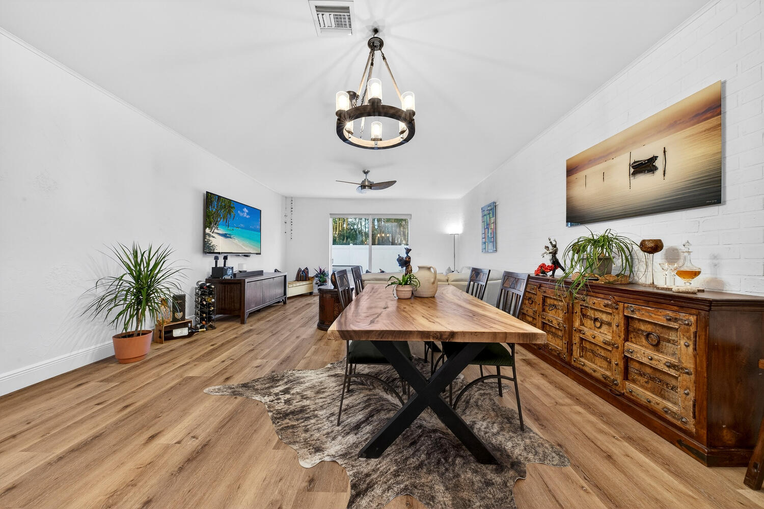 1942 Northeast 32nd Street Lighthouse Point, FL 33064 - Photo 8 of 25 1942 NE 42nd St Pompano Beach-large-009-