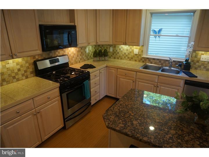 1024 Beaumont Road Berwyn, PA 19312 - Photo 10 of 19 Kitchen