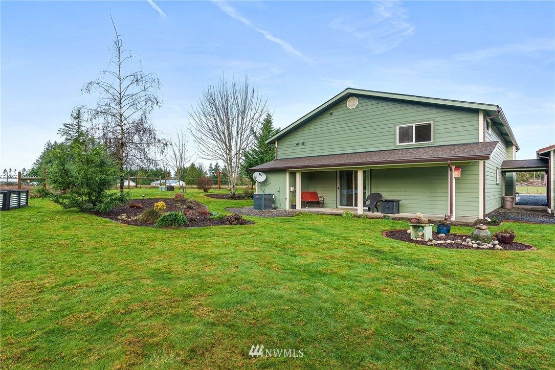 469 Brown Road East Chehalis, WA 98532 - Photo 31 of 35 a front view of a house with garden