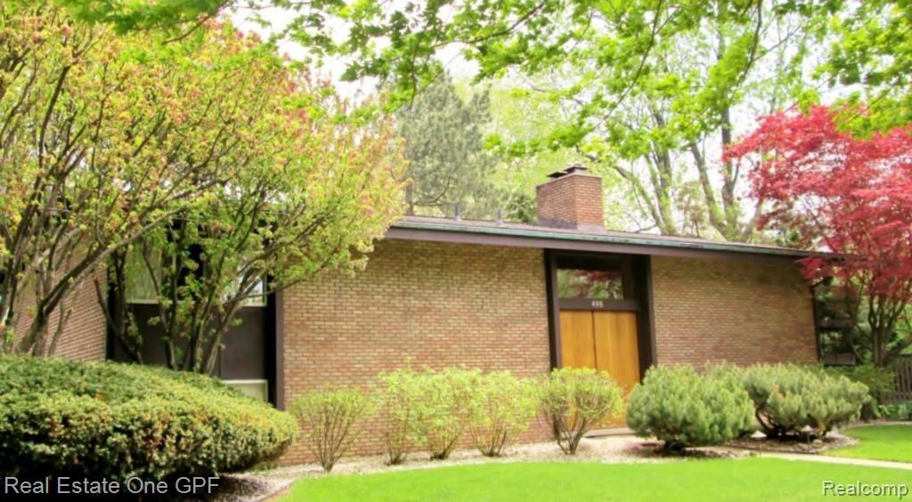 498 Barrington Road Grosse Pointe, MI 48230 - Photo 1 of 31 498 Barrington _1.jpg