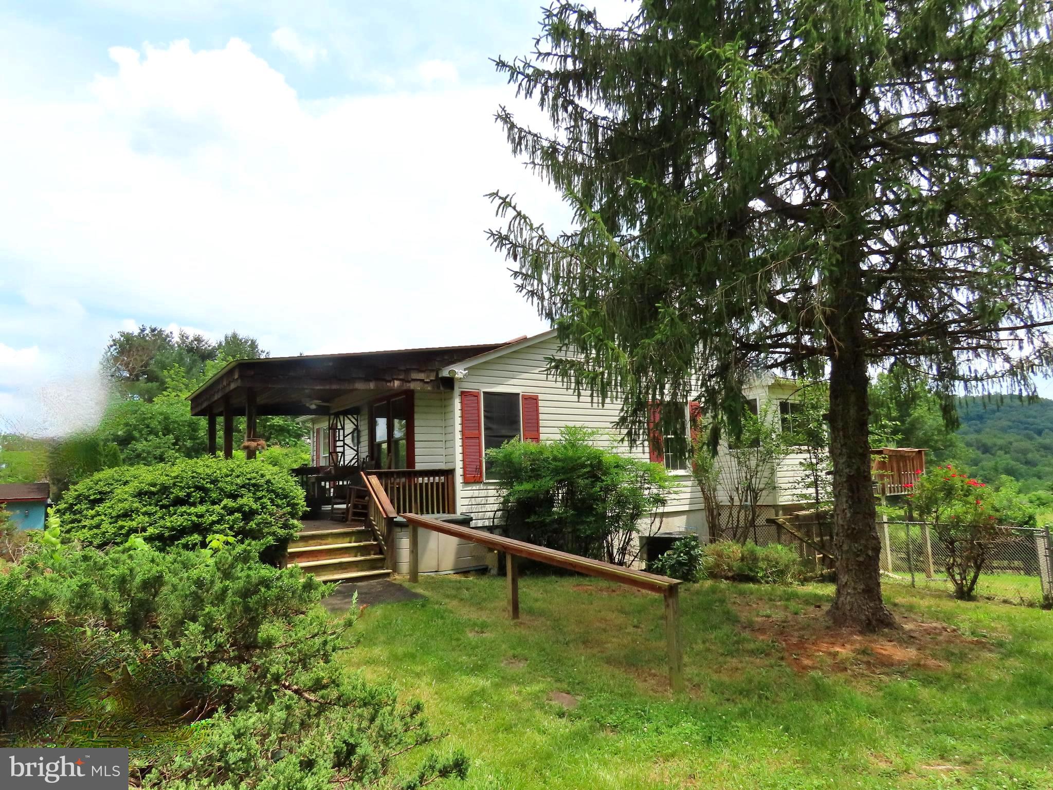 13782 Crest Hill Road Flint Hill, VA 22627 - Photo 4 of 30