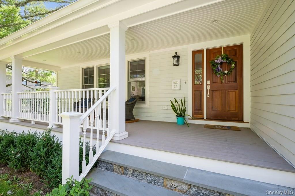 24 Sleepy Hollow Road Rye Brook, NY 10573 - Photo 4 of 29
