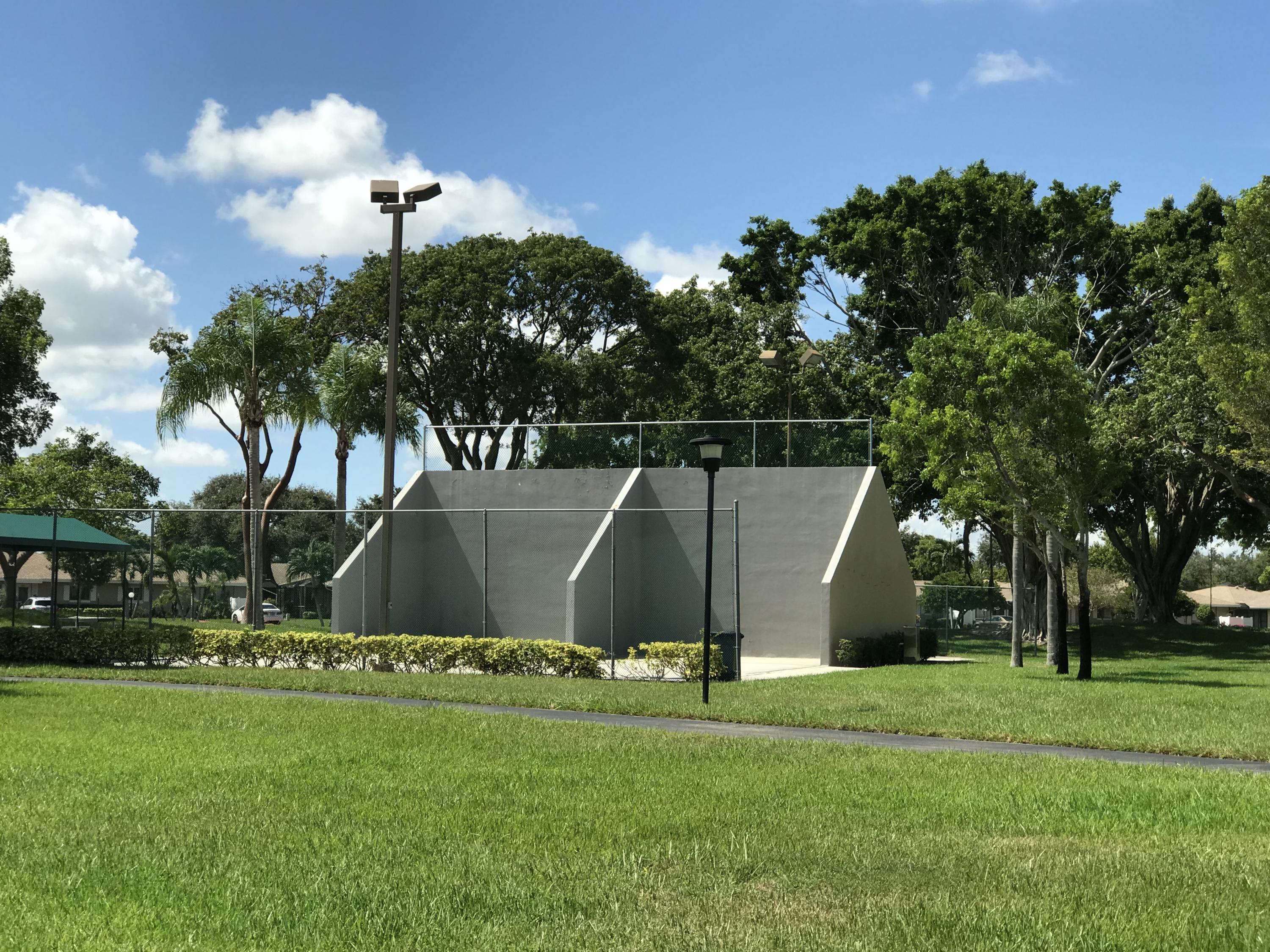 8216 Summerbreeze Lane Boca Raton, FL 33496 - Photo 31 of 33 Handball Courts