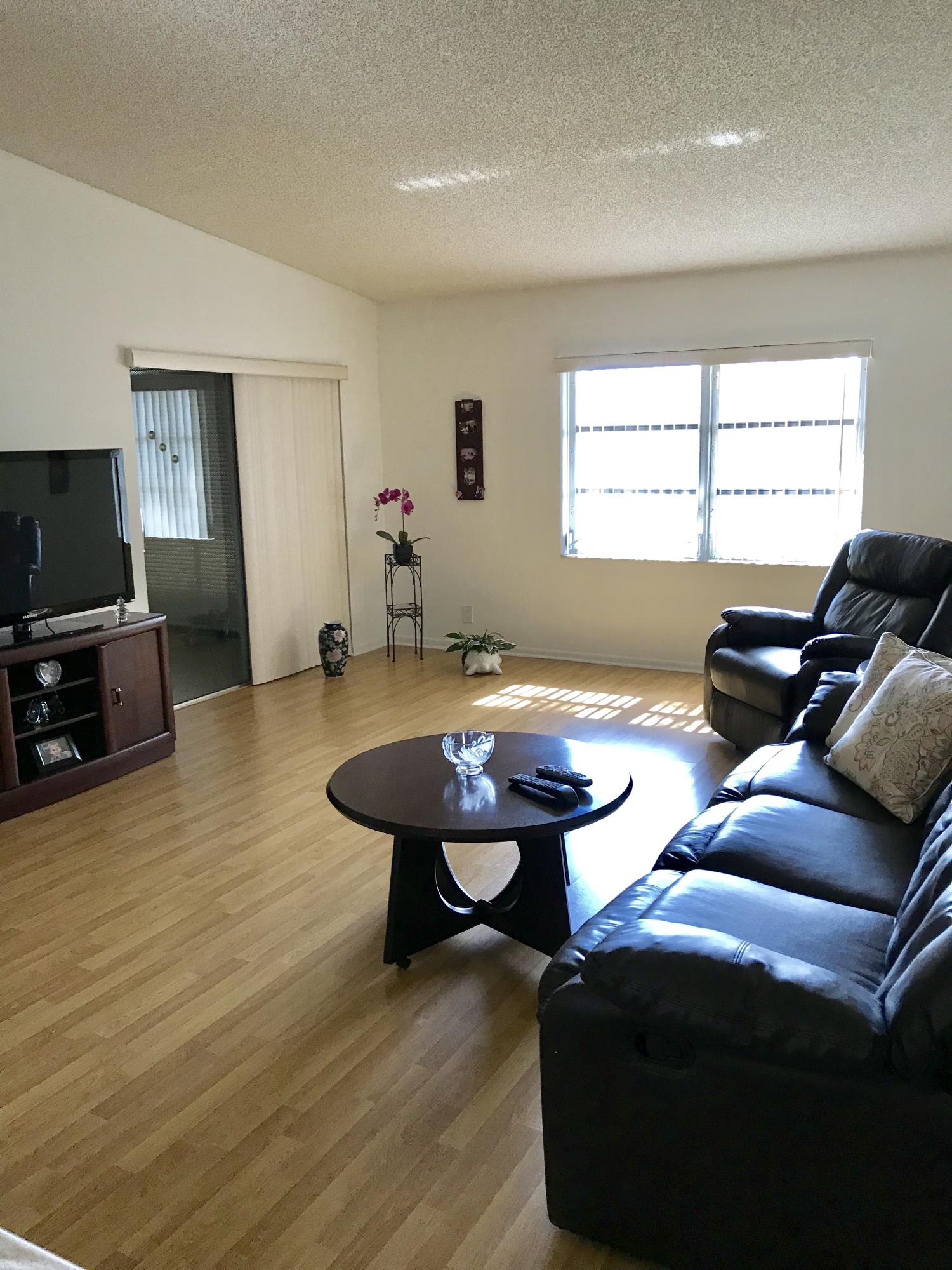 8216 Summerbreeze Lane Boca Raton, FL 33496 - Photo 5 of 33 Living Room