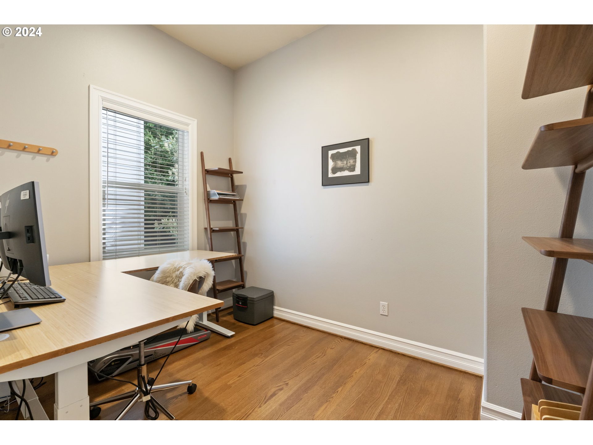 3356 Southwest Fairmount Boulevard Portland, OR 97239 - Photo 25 of 47 Den/Office