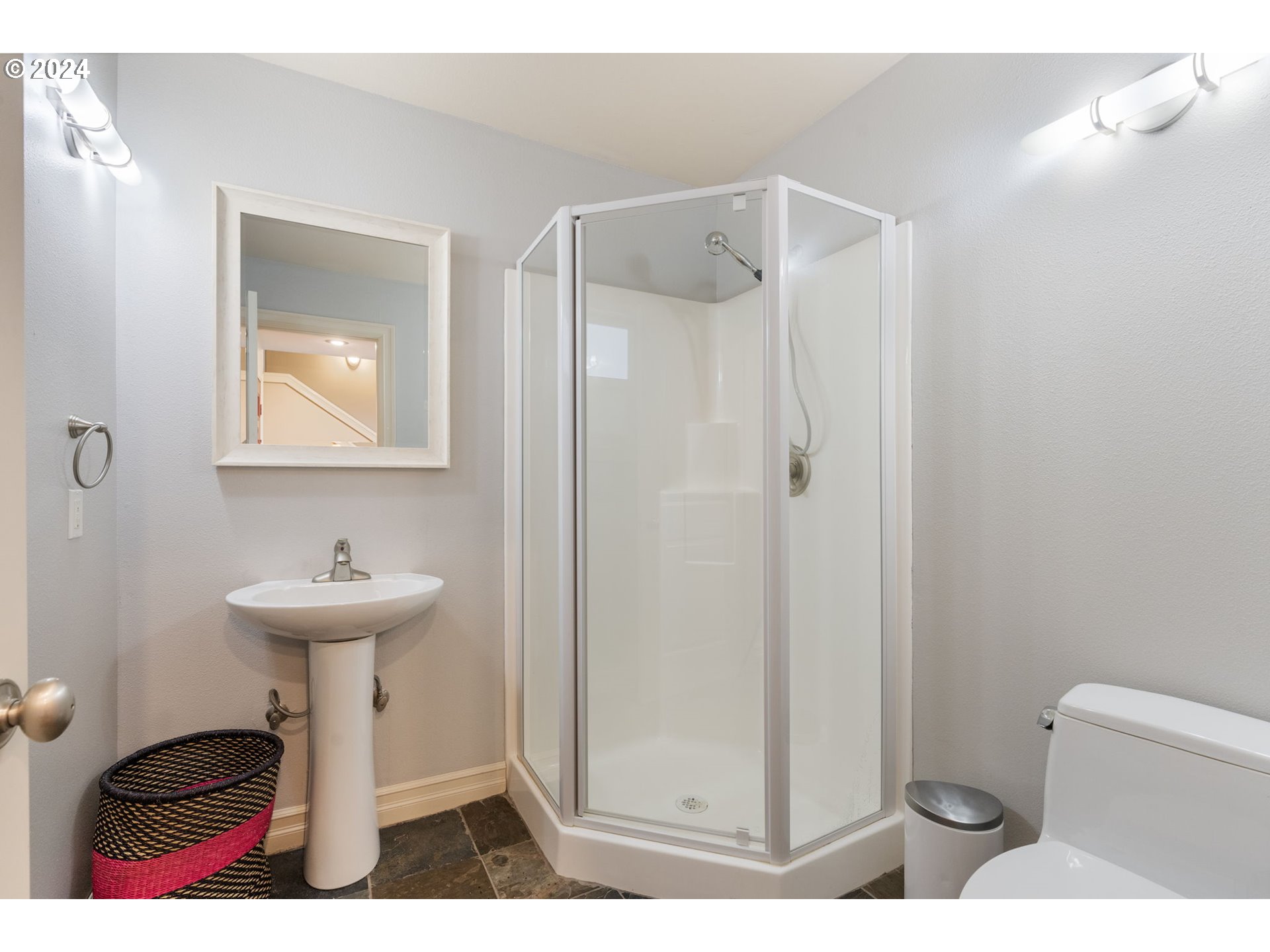 3356 Southwest Fairmount Boulevard Portland, OR 97239 - Photo 35 of 47 Bathroom