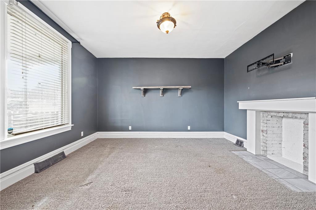 840 7th Street Verona, PA 15147 - Photo 6 of 32 an empty room with windows