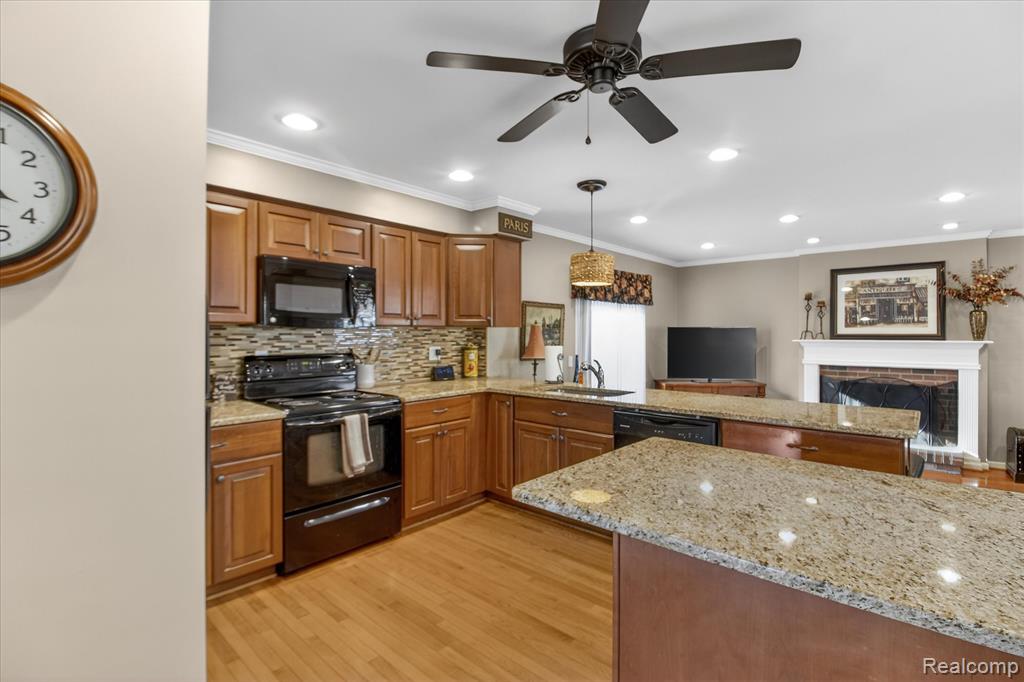 15715 Exeter Court Fraser, MI 48026 - Photo 8 of 32