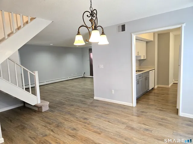 $3,000 | 7 Staunton Court, Unit E, Farmington, CT 06032