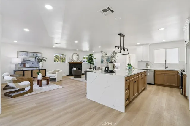 $1,320,888 | 10007 Debra Avenue, North Hills, CA 91343
