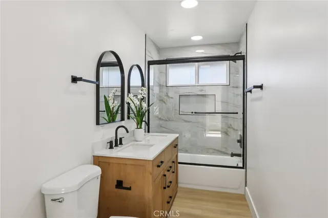 $1,320,888 | 10007 Debra Avenue, North Hills, CA 91343