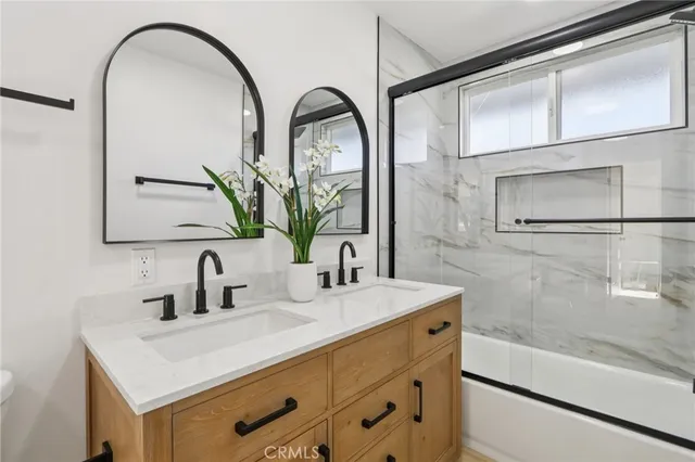 $1,320,888 | 10007 Debra Avenue, North Hills, CA 91343