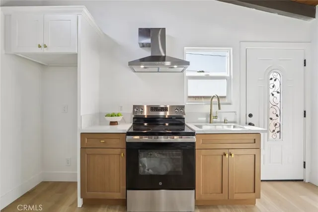 $1,320,888 | 10007 Debra Avenue, North Hills, CA 91343