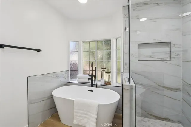 $1,320,888 | 10007 Debra Avenue, North Hills, CA 91343