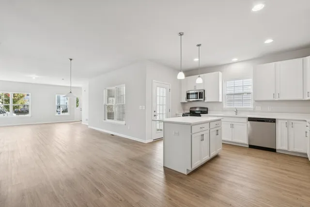 $425,500 | 803 Station Boulevard, Elburn, IL 60119