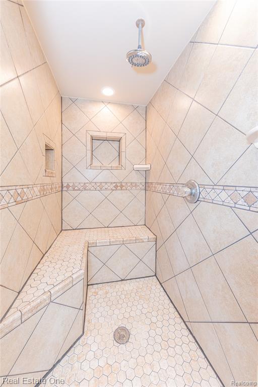 912 North Wixom Road Wixom, MI 48393 - Photo 26 of 49
