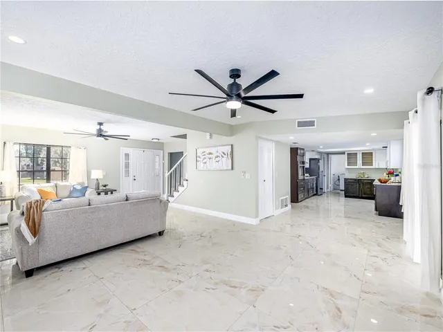 $435,000 | 520 Wynnwood Drive, Brandon, FL 33511