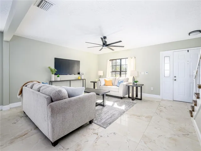 $435,000 | 520 Wynnwood Drive, Brandon, FL 33511