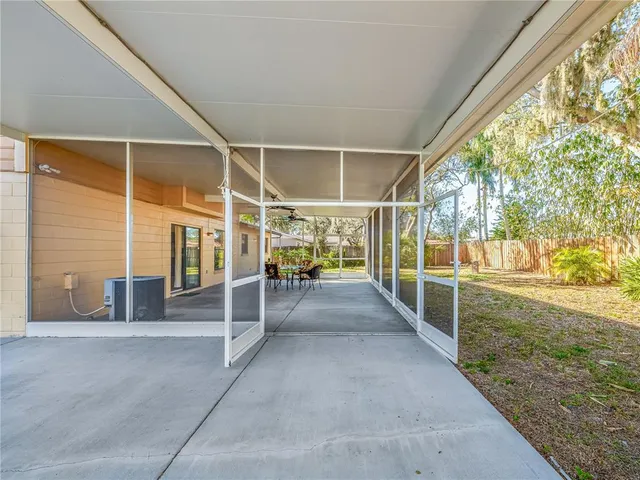 $435,000 | 520 Wynnwood Drive, Brandon, FL 33511