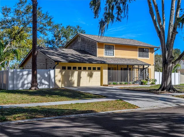 $435,000 | 520 Wynnwood Drive, Brandon, FL 33511
