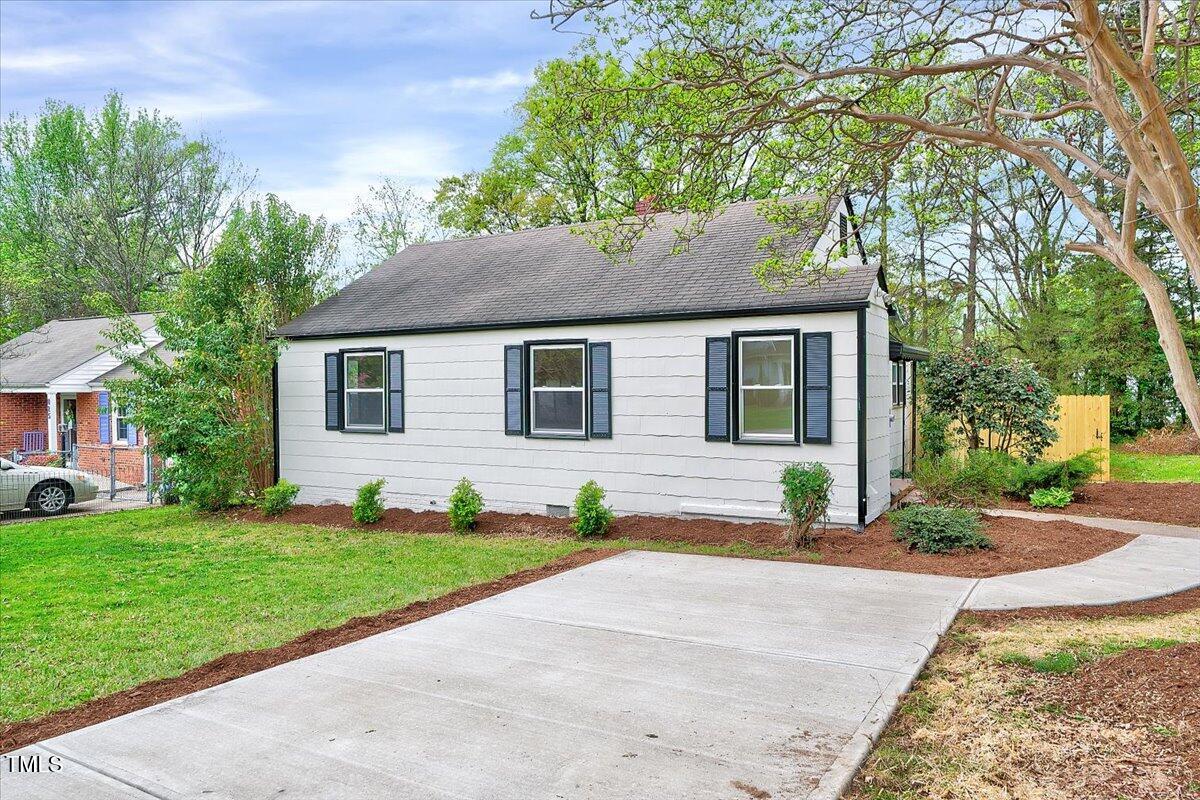 829 Colleton Road Raleigh, NC 27610 - Photo 2 of 27 03-829 Colleton Rd-3