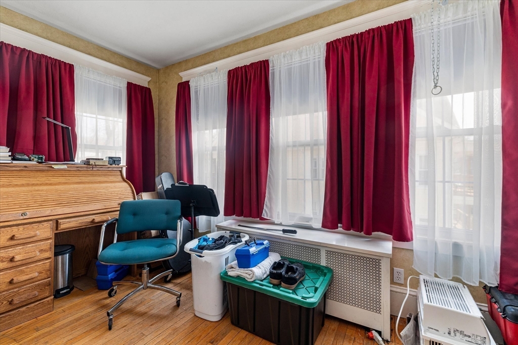 85 Narragansett Street Springfield, MA 01107 - Photo 19 of 42