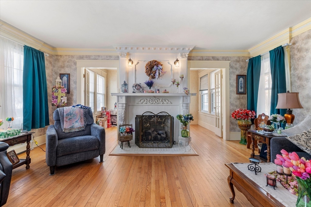 85 Narragansett Street Springfield, MA 01107 - Photo 3 of 42