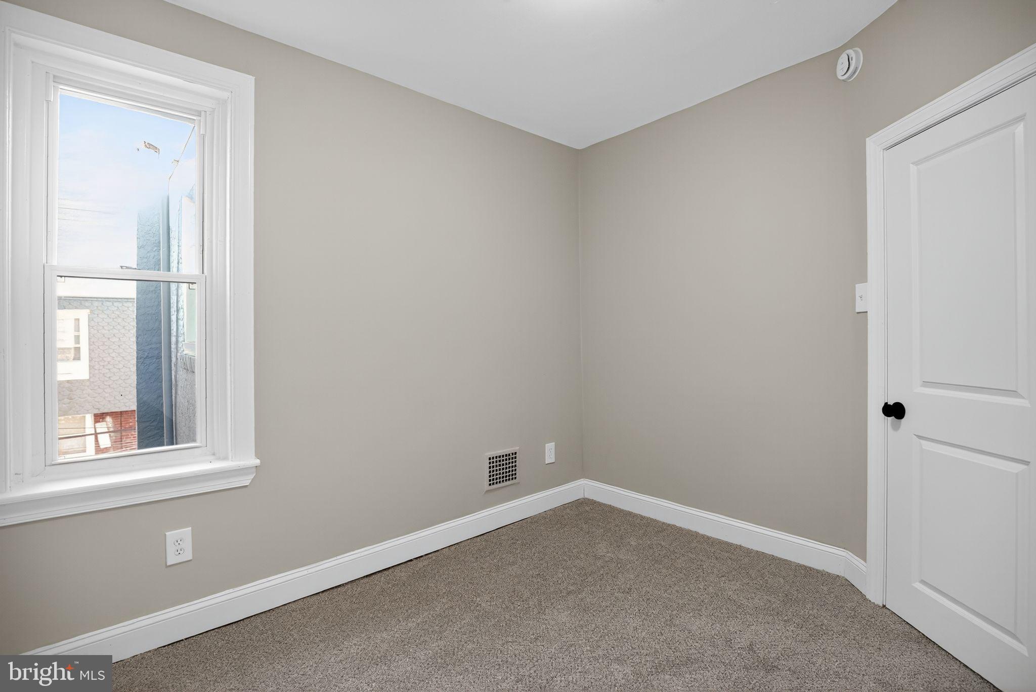 258 West Sheldon Street Philadelphia, PA 19120 - Photo 21 of 29 a room that has a window in it