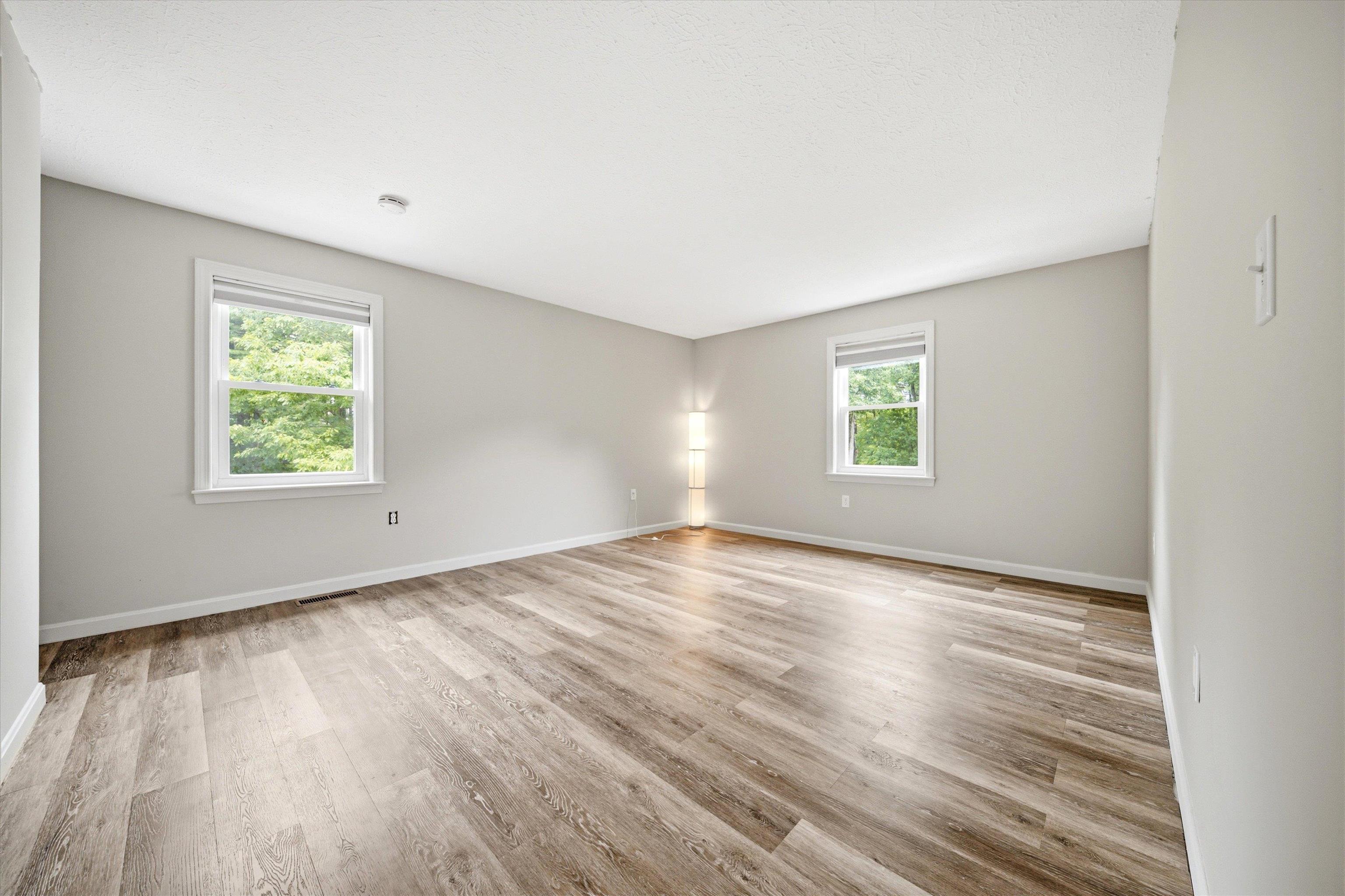 11 Hammar Road Nashua, NH 03062 - Photo 23 of 43