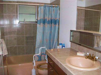 6029 North Genesee Road Flint, MI 48506 - Photo 7 of 11 20136981-6.JPG