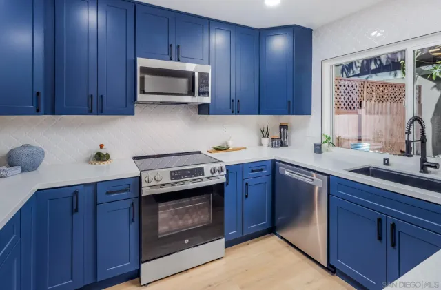 $1,349,000 | 1986 Azure Way, Encinitas, CA 92024