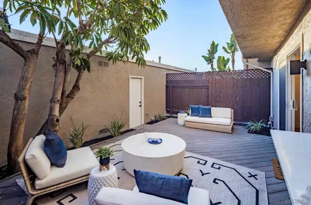 $1,349,000 | 1986 Azure Way, Encinitas, CA 92024