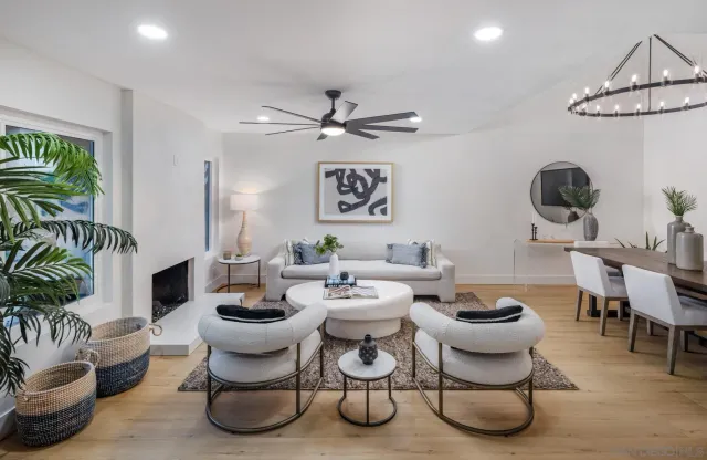 $1,349,000 | 1986 Azure Way, Encinitas, CA 92024