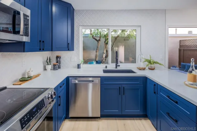 $1,349,000 | 1986 Azure Way, Encinitas, CA 92024