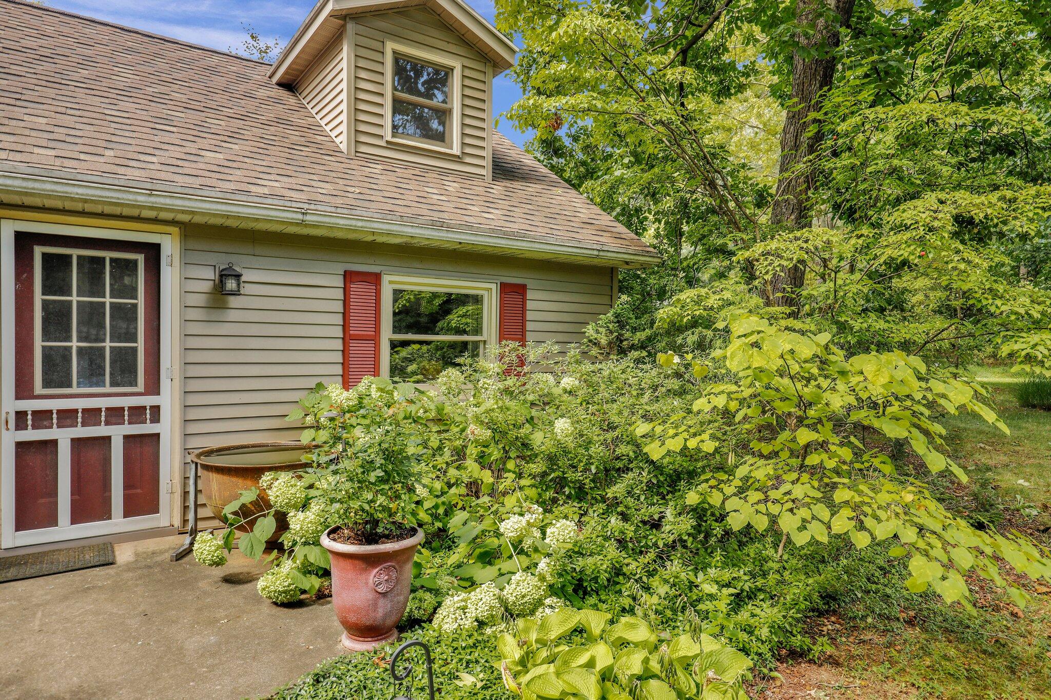 15510 Webster Road Bath, MI 48808 - Photo 3 of 51 18-web-or-mls-Open Ended Media-18