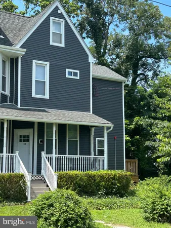 $1,900 | 126 Washington Avenue, Unit 1B, Laurel Springs, NJ 08021
